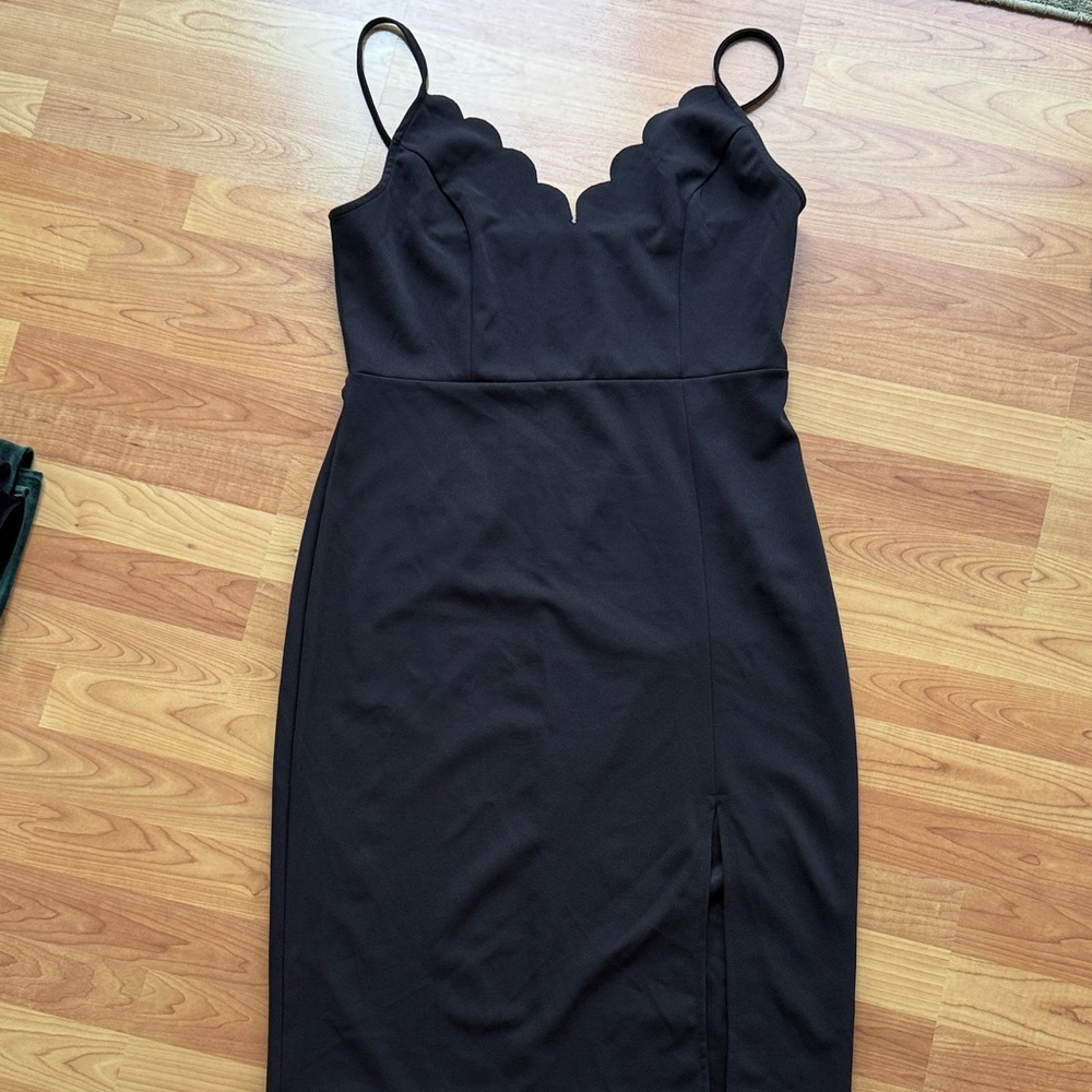 Socialite Black Scallop-Edge Spaghetti Strap Midi Dress